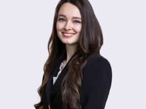 Zaryna Pirverdi headshot