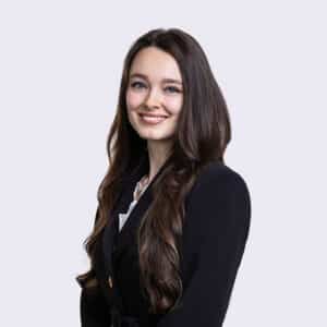 Zaryna Pirverdi headshot