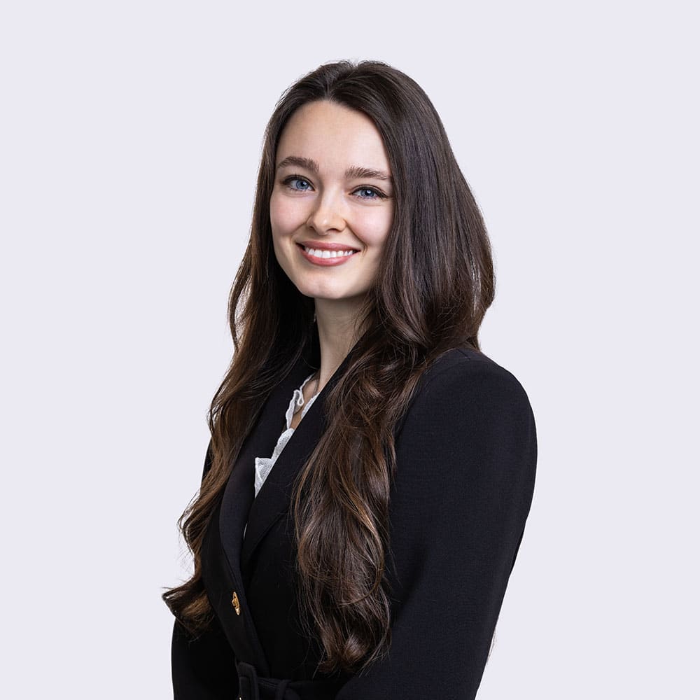 Zaryna Pirverdi headshot