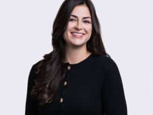Chloe Cook headshot